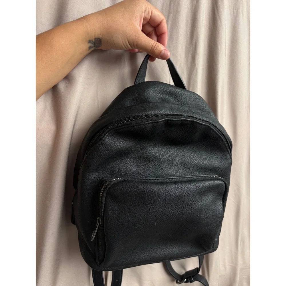 Universal Thread Black Pebbled Faux Leather Mini Backpack Dome Bag Adjustable